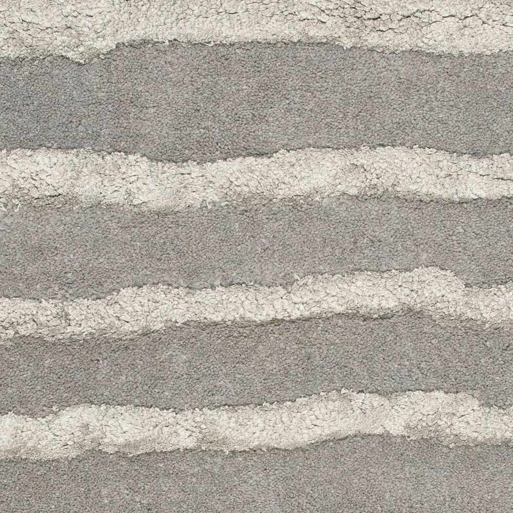 Safavieh Soho SOH519 Hand Tufted Rug