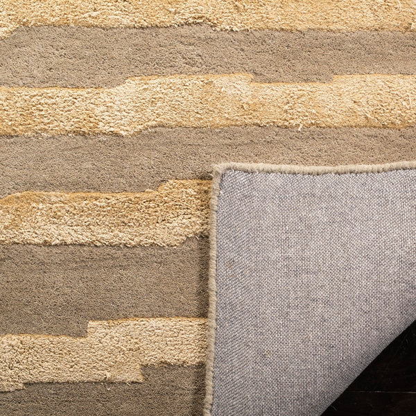 Safavieh Soho SOH519 Hand Tufted Rug