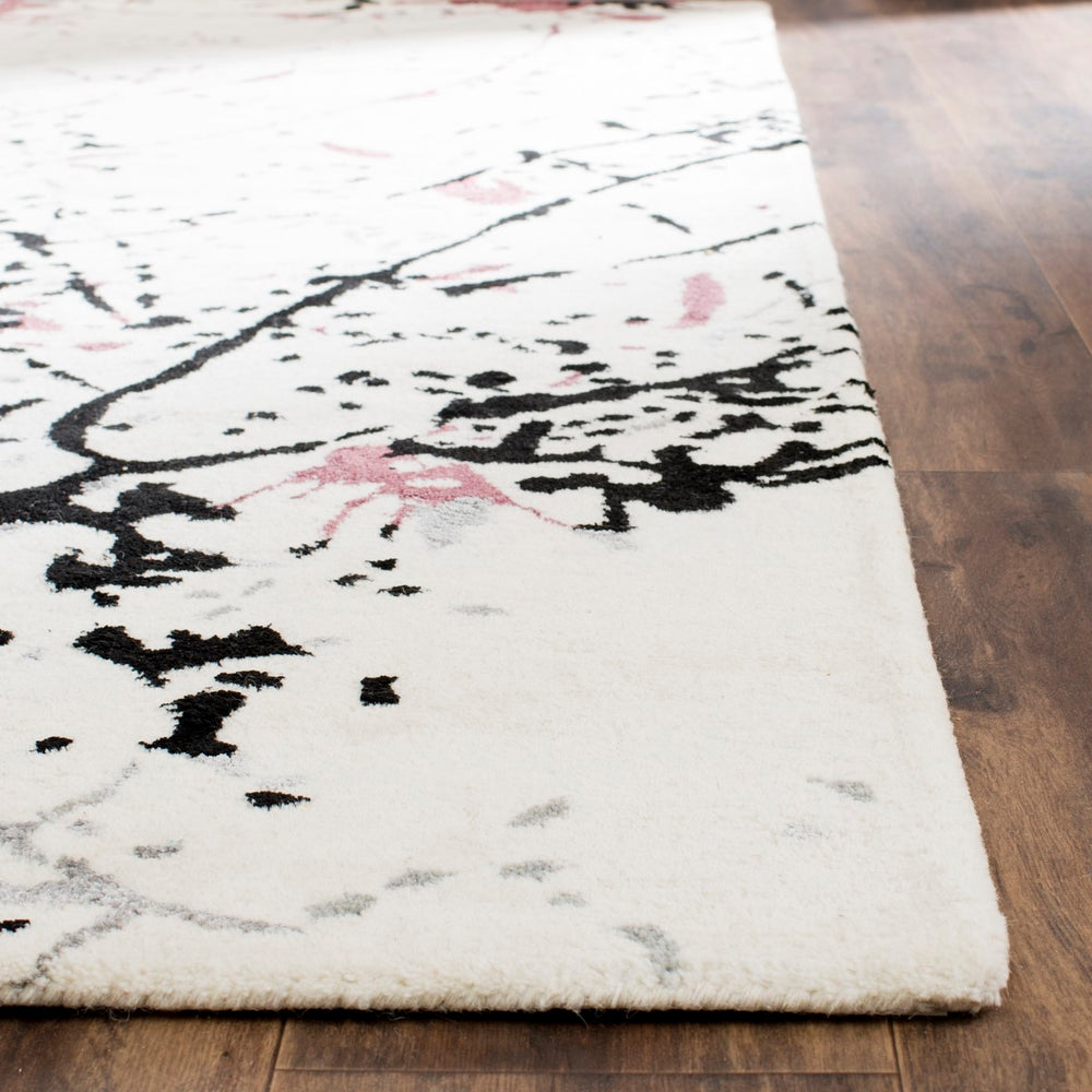 Safavieh Soho SOH529 Hand Tufted Rug