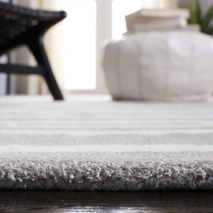 Soho 656 Contemporary Hand Tufted 60% Viscose, 40% Wool Rug Grey / Ivory