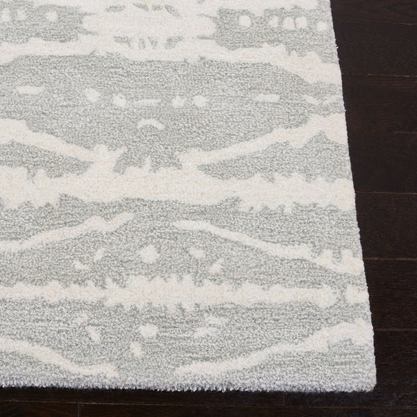 Soho 656 Contemporary Hand Tufted 60% Viscose, 40% Wool Rug Light Grey / Ivory