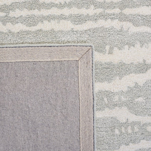 Soho 656 Contemporary Hand Tufted 60% Viscose, 40% Wool Rug Light Grey / Ivory