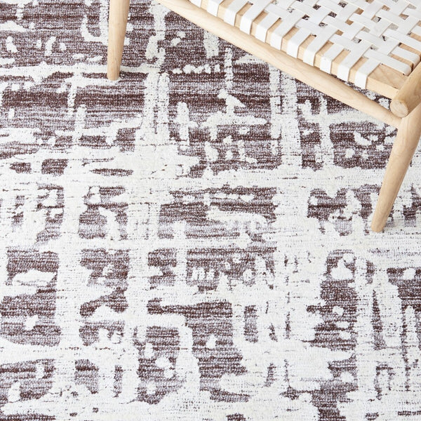 Safavieh Soho 657  Hand Tufted 50% Polyproplyne & 50% Viscose Rug SOH657T-8