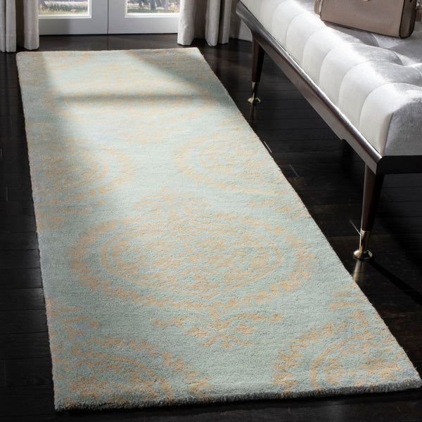Safavieh Soho SOH703 Hand Tufted Rug