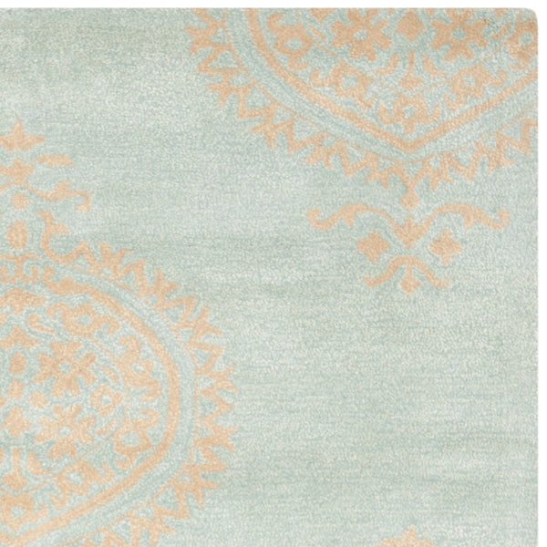 Safavieh Soho SOH703 Hand Tufted Rug