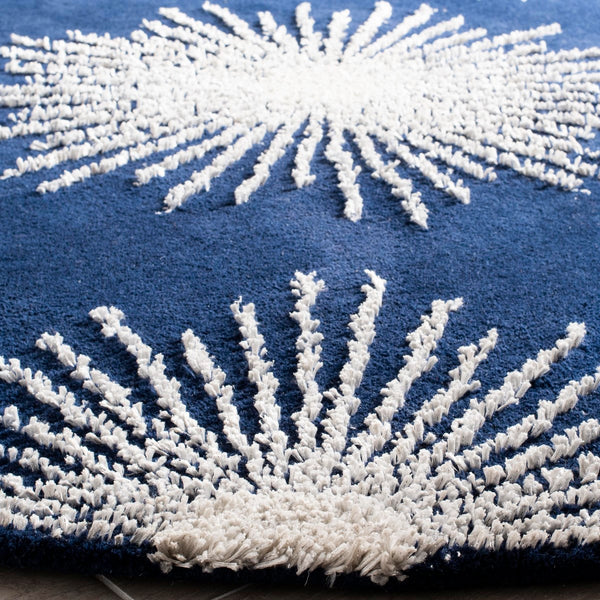 Safavieh Soho SOH712 Hand Tufted Rug