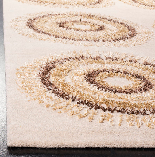 Safavieh Soho SOH719 Hand Tufted Rug