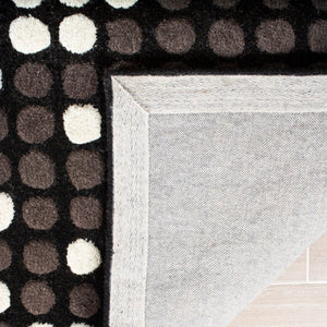 Safavieh Soho SOH726 Hand Tufted Rug