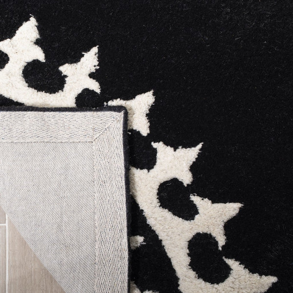 Safavieh SOH732 Hand Tufted Rug