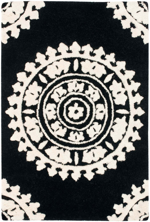 Safavieh SOH732 Hand Tufted Rug