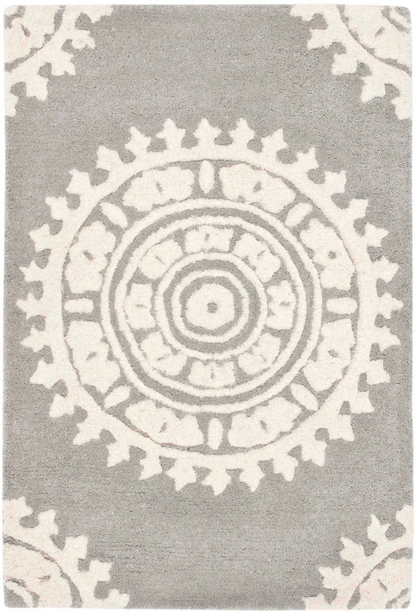 Safavieh SOH732 Hand Tufted Rug