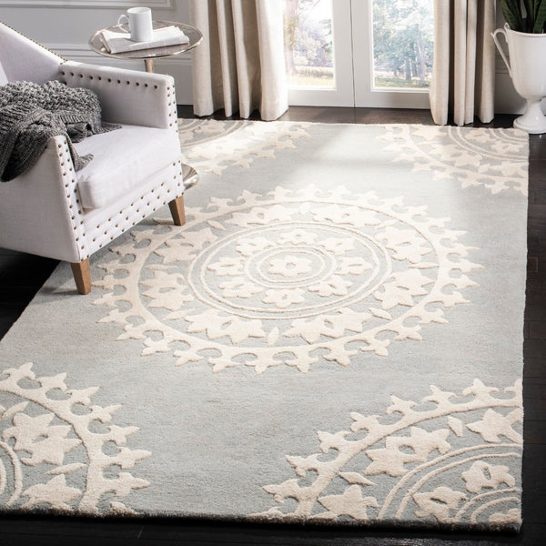 Safavieh SOH732 Hand Tufted Rug