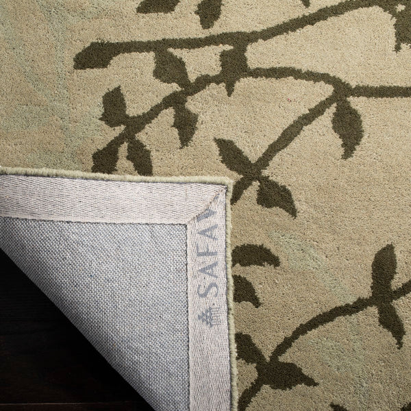 Safavieh Soho SOH733 Hand Tufted Rug