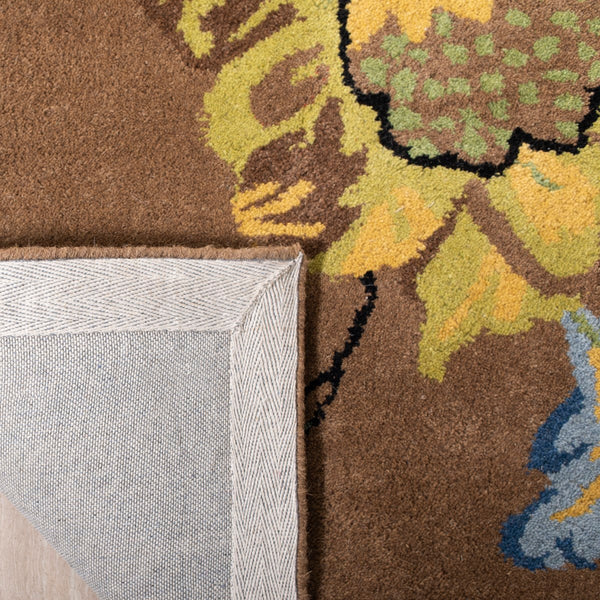 Safavieh Soho SOH735 Hand Tufted Rug