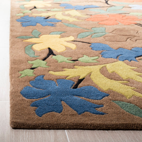 Safavieh Soho SOH737 Hand Tufted Rug