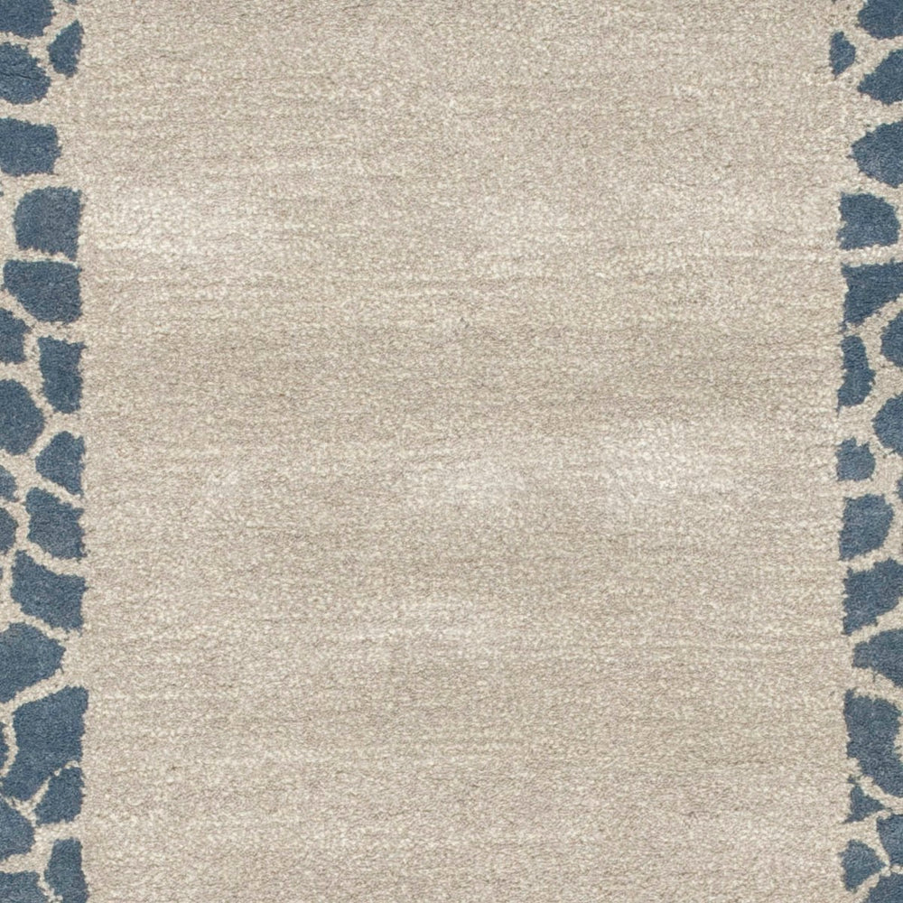 Safavieh Soho SOH739 Hand Tufted Rug