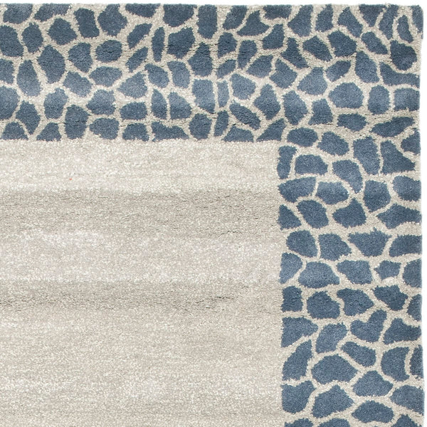 Safavieh Soho SOH739 Hand Tufted Rug