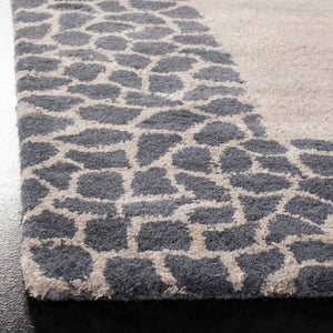 Safavieh Soho SOH739 Hand Tufted Rug