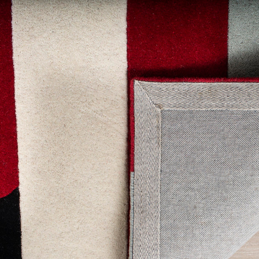 Safavieh Soho SOH748 Hand Tufted Rug