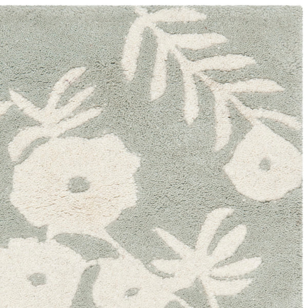 Safavieh Soho SOH774 Hand Tufted Rug