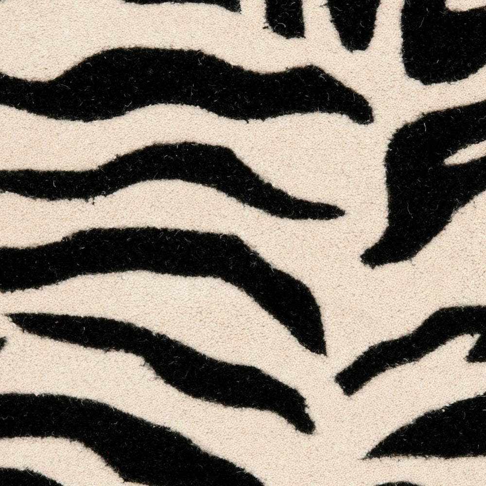 Safavieh Soho SOH784 Hand Tufted Rug