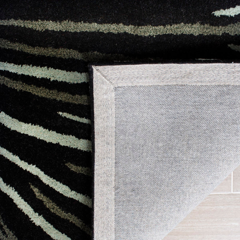 Safavieh Soho SOH845 Hand Tufted Rug