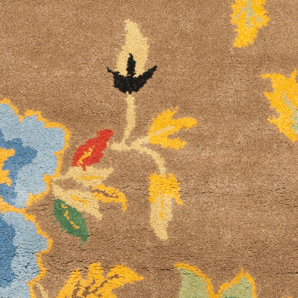 Safavieh Soho SOH847 Hand Tufted Rug