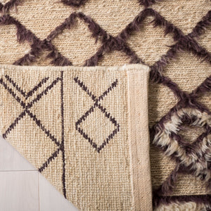 Safavieh STF427 Hand Knotted Rug