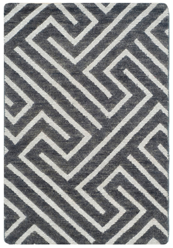 Safavieh Santa STF535 Hand Knotted Rug