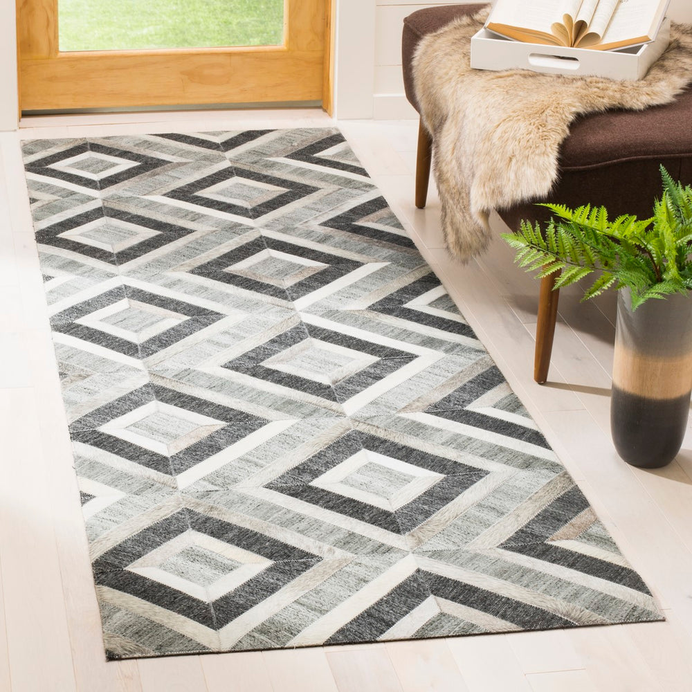 Safavieh Studio STL221 Hand Woven Rug