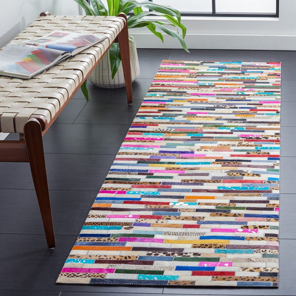 Safavieh Studio Leather 800 Hand Woven 70% Leather and 30% Felted Cloth Natural Hide Rug STL808A-6R