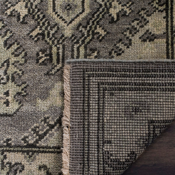 Safavieh Sivas SVS170 Hand Knotted Rug