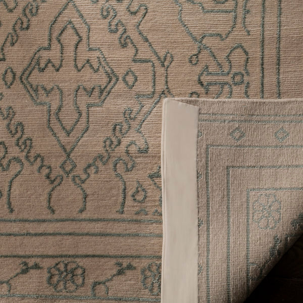 Safavieh Nepalese SZK273 Hand Knotted Rug