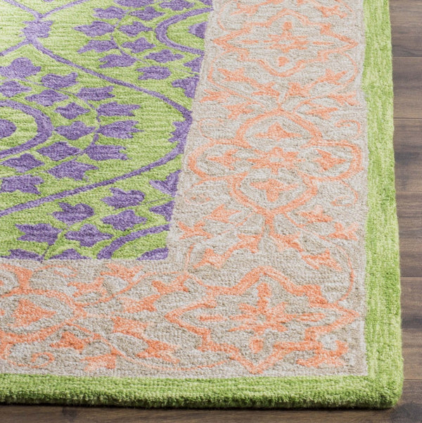 Safavieh Suzani 102 Hand Hooked 80% Wool and 20% Cotton Rug SZN102A-3
