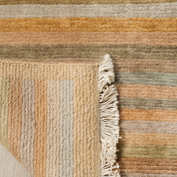 Safavieh TB198 Hand Knotted Rug