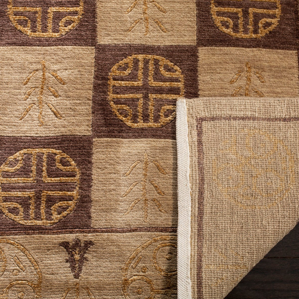 Safavieh Tibetan TB243 Hand Knotted Rug