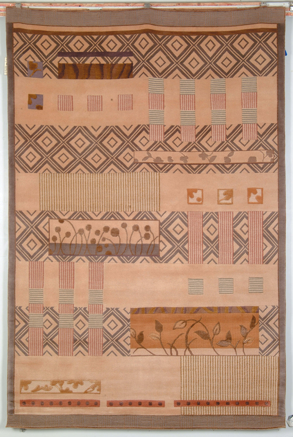 Safavieh TB363 Hand Knotted Rug