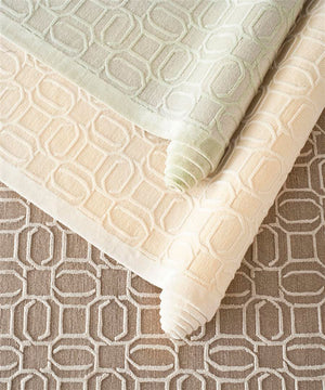 Safavieh Tibetan TB834 Hand Knotted Rug