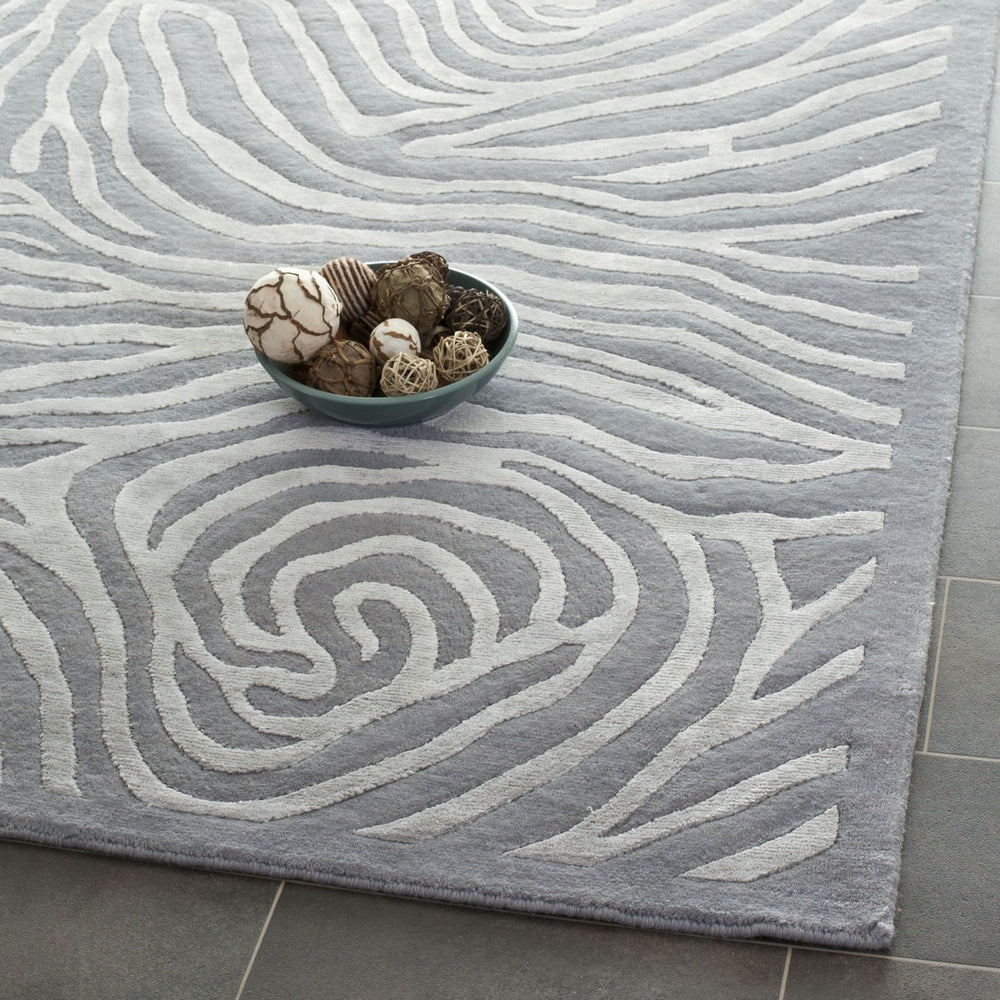 Safavieh Tibetan TB835 Rug