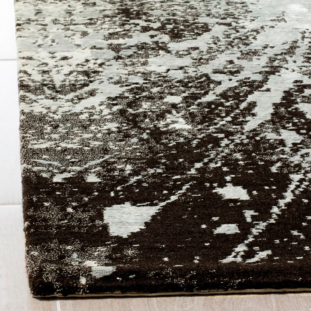 Safavieh Tibetan TB927 Hand Knotted Rug