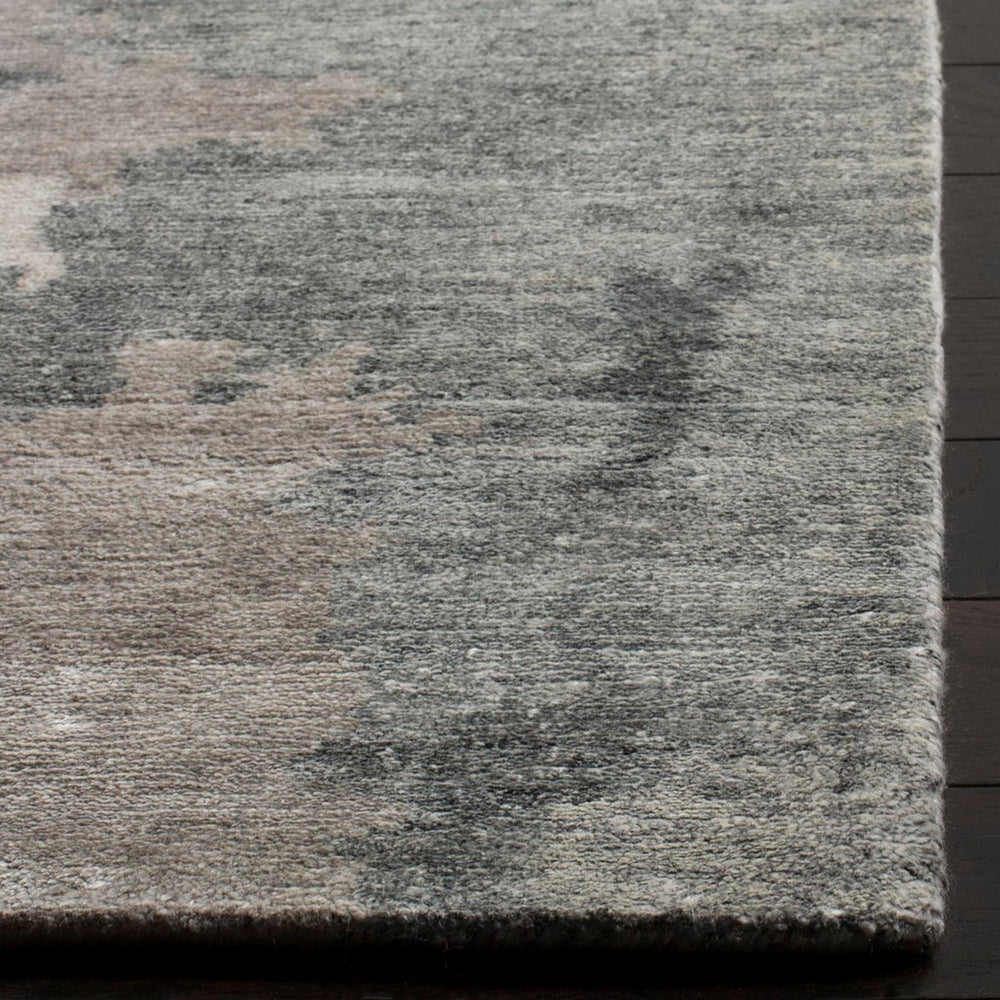 Safavieh Tibetan TB941 Hand Knotted Rug