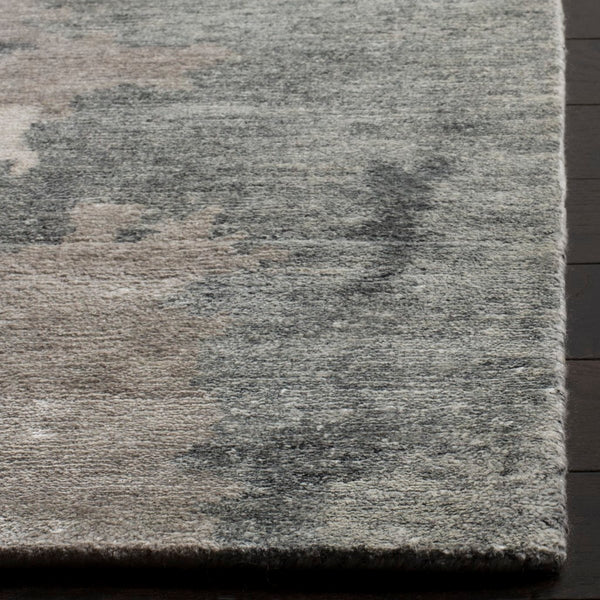 Safavieh Tibetan TB941 Hand Knotted Rug