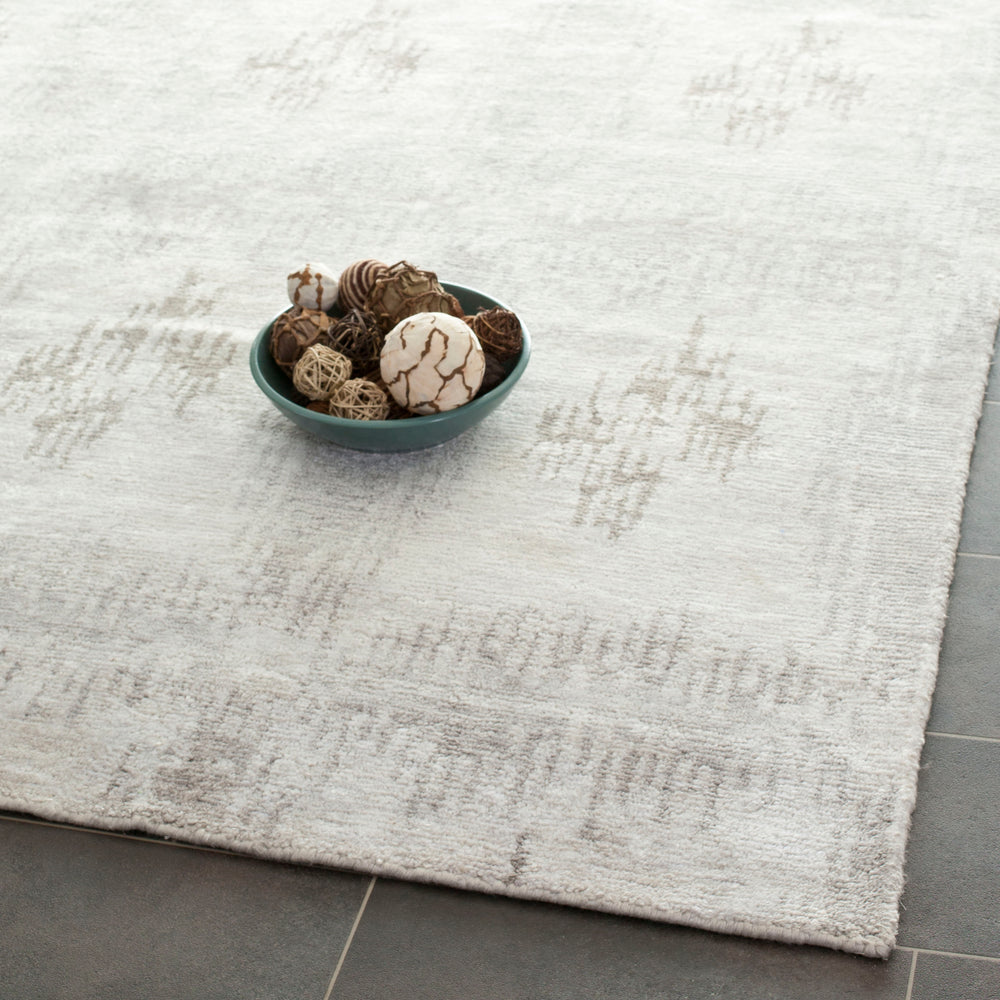TB951 Hand Knotted Rug - Luxurious Wool & Viscose Blend, Perfect for Elegant Home Decor and Style