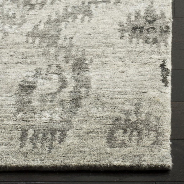 Safavieh Tibetan TB954 Hand Knotted Rug