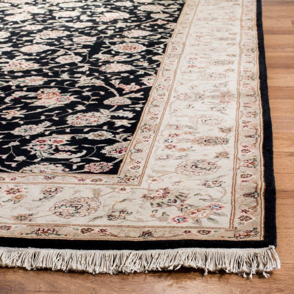 Safavieh TF711 Rug
