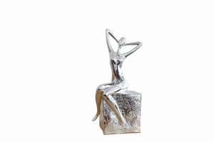 VIG Furniture Modrest Figure Modern Silver Scuplture VGTHTH-093-SLV