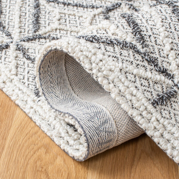 Safavieh Trace 212 Hand Tufted Wool Rug TRC212F-25