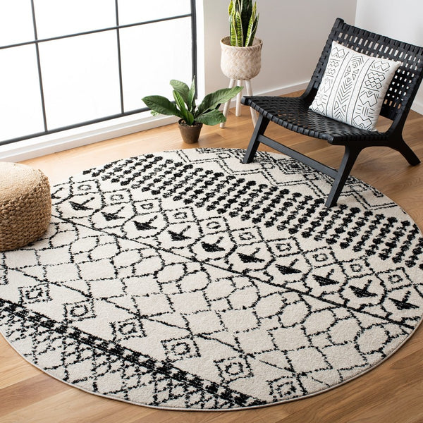 Tulum 229 Bohemian Power Loomed Polypropylene Pile Rug Ivory / Black