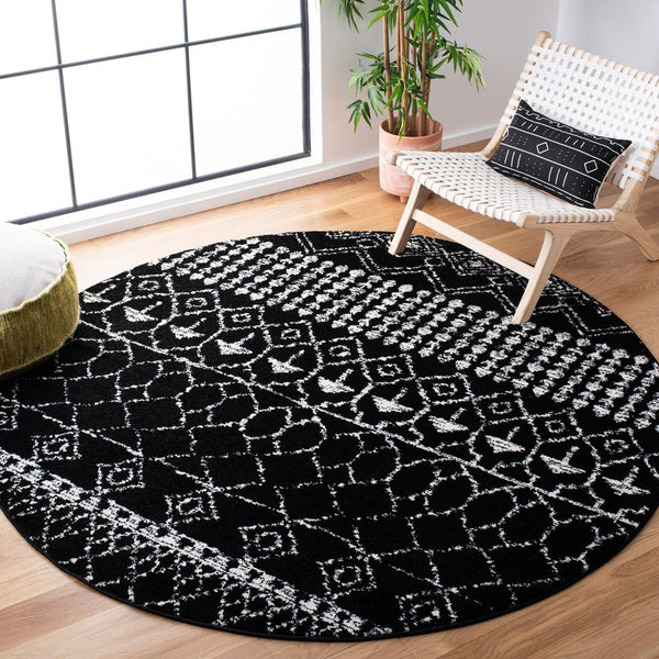 Tulum 229 Bohemian Power Loomed Polypropylene Pile Rug Black / Ivory