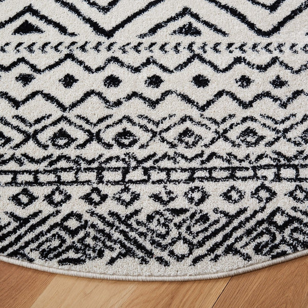 Tulum 267 Bohemian Power Loomed Polypropylene Pile Rug Ivory / Black